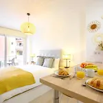 New Studio, Terrace, Parking, And Pool By 10tosea شقة